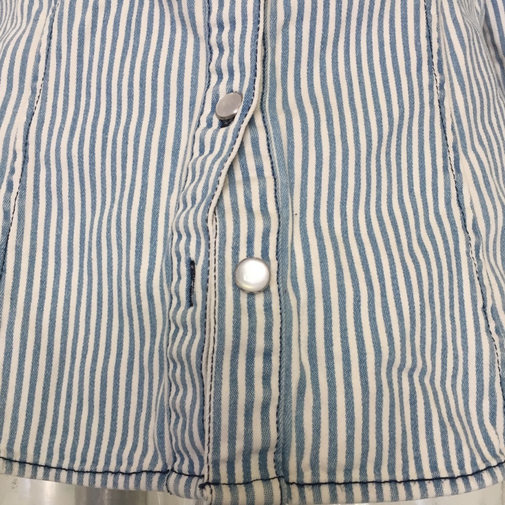 Button Down Conductor Shirt - Picture 5 of 10